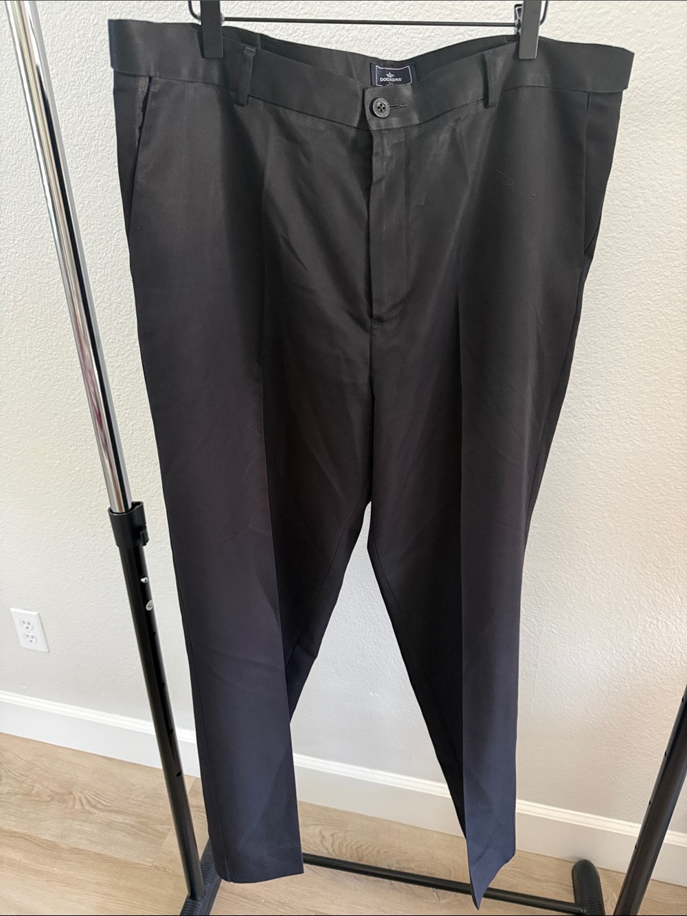 Dockers Men’s Black Flat-Front Dress Pants